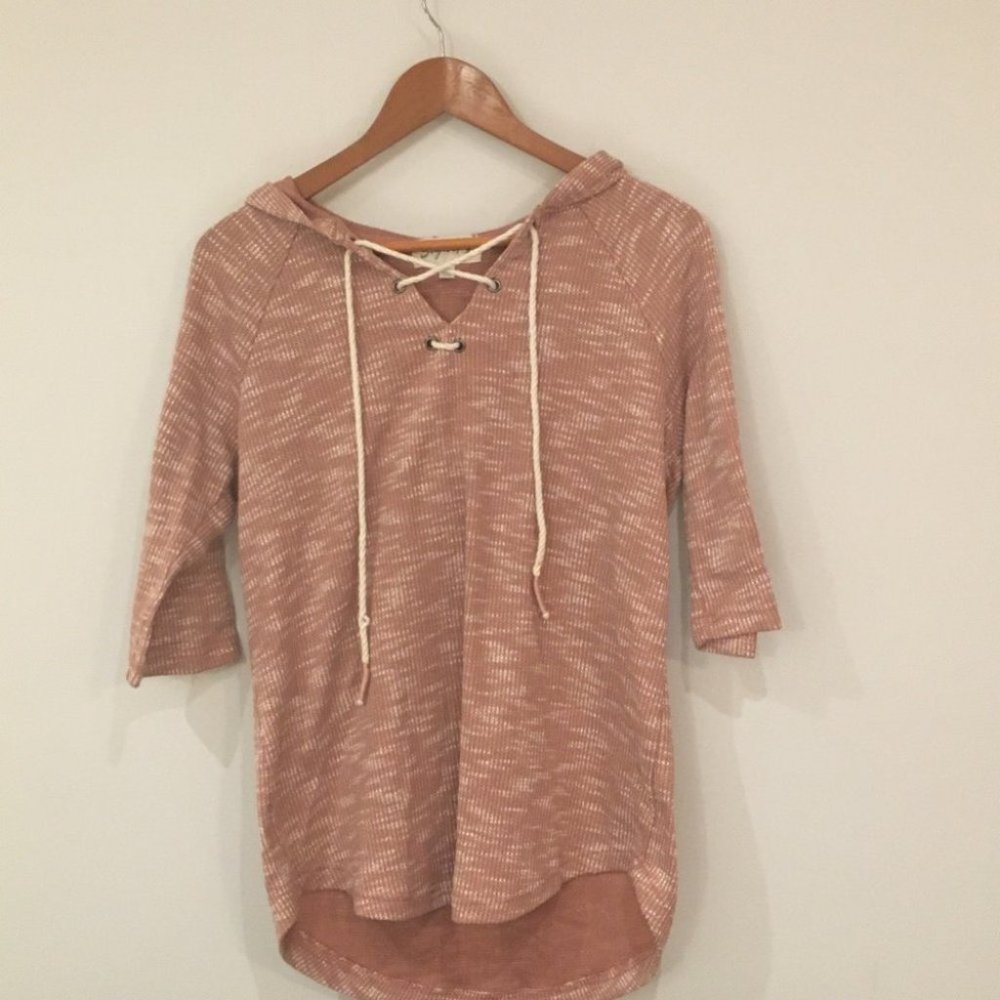 Womens signify hoodie quarter length sleeve shirt size medium like new